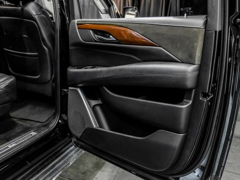 Used 2020 Cadillac Escalade ESV Luxury RWD image 57