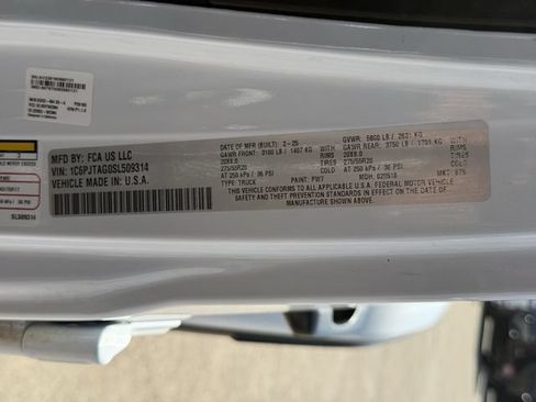 Used 2025 Jeep Gladiator Sport AWD/4WD image 34