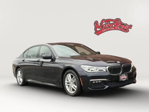 Used 2017 BMW 750i xDrive image 1