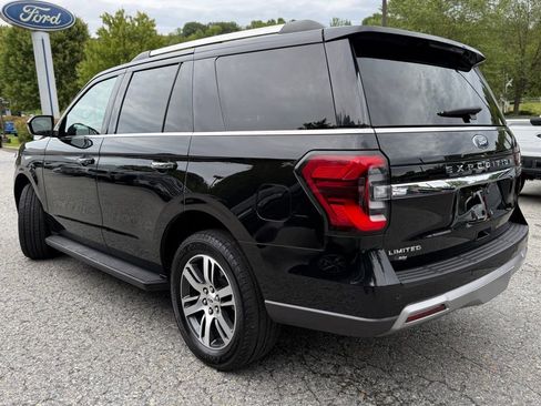 Used 2024 Ford Expedition Limited image 3