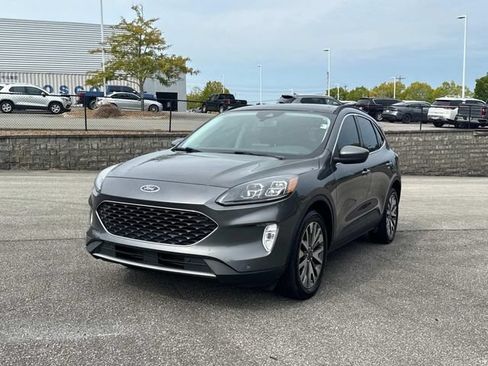 Used 2022 Ford Escape Titanium w/ Class II Trailer Tow Package AWD/4WD image 9