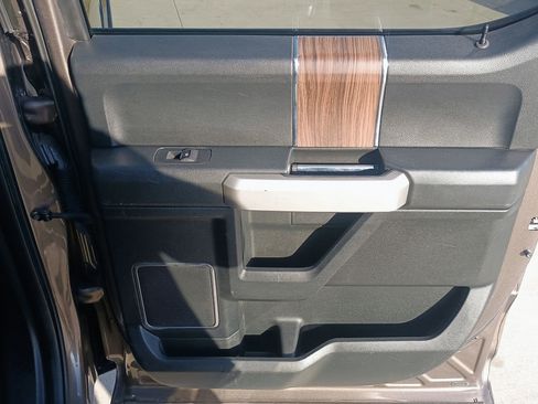 Used 2015 Ford F150 Lariat w/ Equipment Group 502A Luxury image 10