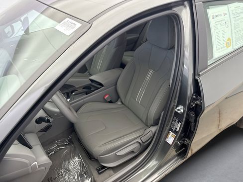 Used 2024 Hyundai Elantra SEL image 11