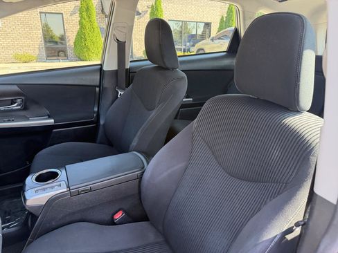 Used 2015 Toyota Prius V Three FWD image 13