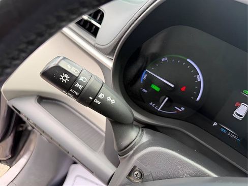 Used 2021 Toyota Sienna XLE AWD/4WD image 50