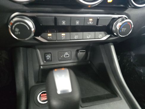 Certified 2025 Nissan Sentra S image 22