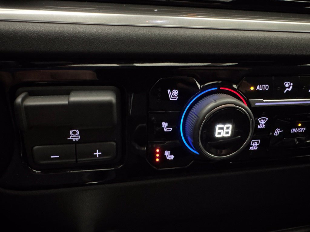 Used 2025 Chevrolet Silverado 3500 High Country w/ High Country Premium Package AWD/4WD image 48