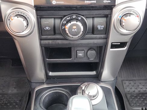 Used 2022 Toyota 4Runner SR5 Premium w/ Moonroof Package AWD/4WD image 19