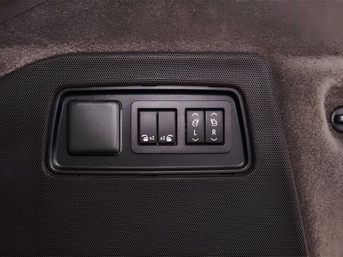 Used 2023 Cadillac Escalade ESV Sport image 45