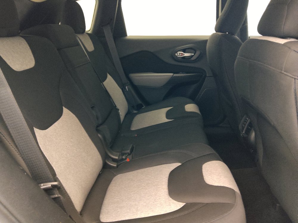 Used 2014 Jeep Cherokee Latitude w/ Comfort/Convenience Group AWD/4WD image 19
