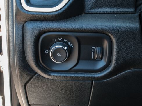 Used 2022 RAM 2500 Big Horn AWD/4WD image 9
