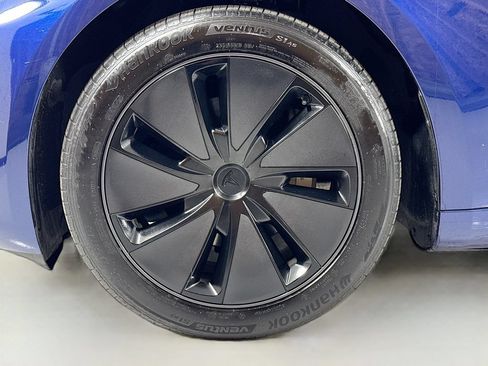 Used 2024 Tesla Model 3 Long Range RWD image 9