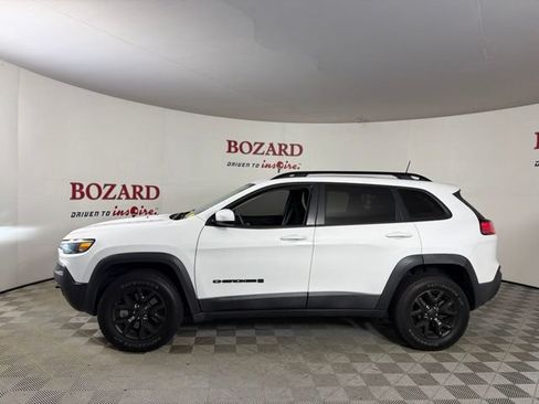 Used 2020 Jeep Cherokee Latitude AWD/4WD image 5