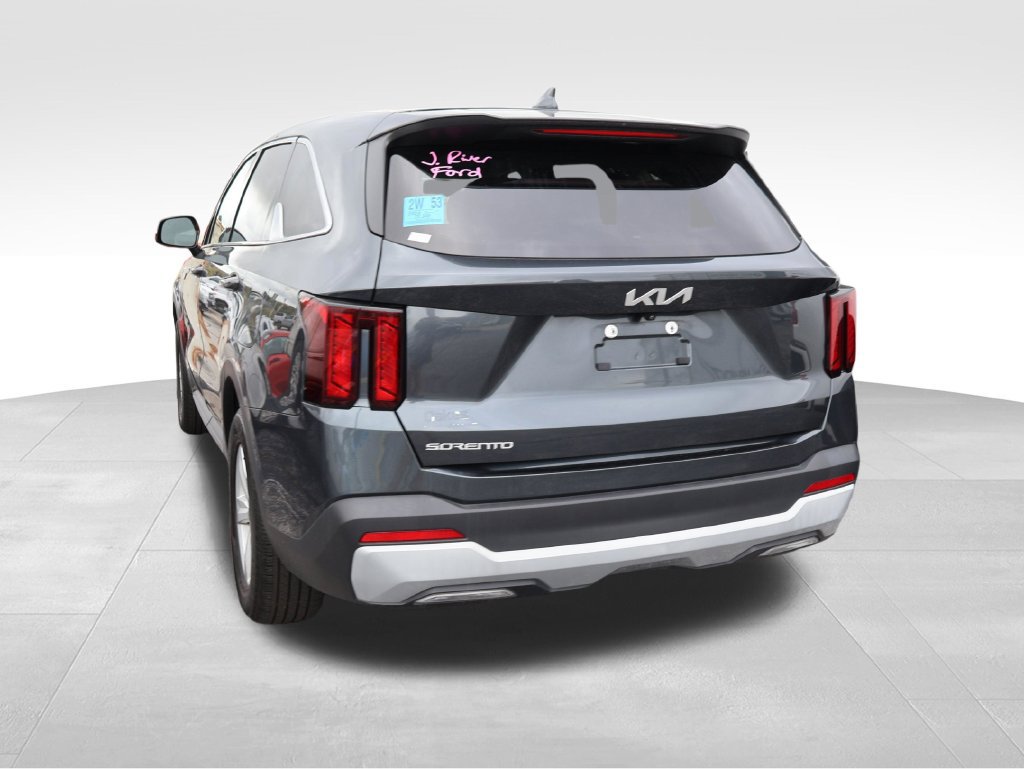 Used 2024 Kia Sorento LX FWD image 21