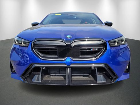 New 2026 BMW M5 image 2