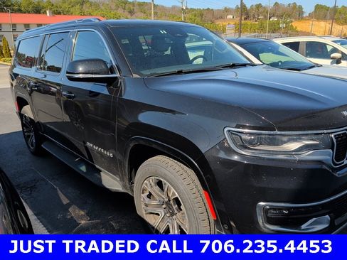 Used 2024 Jeep Wagoneer L Series II w/ Flexible Seating Group image 1