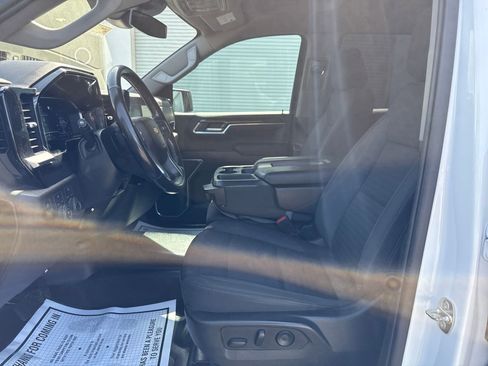 Used 2023 Chevrolet Silverado 1500 LT AWD/4WD image 9