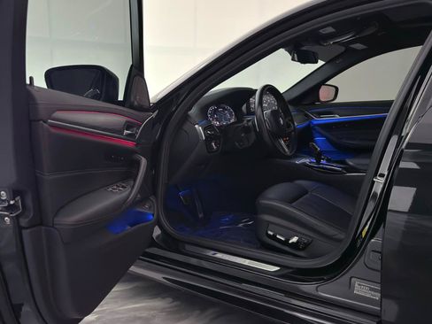 Used 2021 BMW M550i xDrive w/ Dynamic Handling Package AWD/4WD image 16