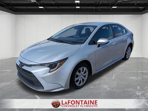 Used 2025 Toyota Corolla LE image 1