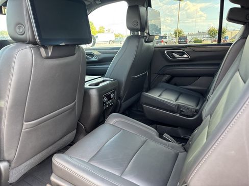 Used 2021 Chevrolet Tahoe Z71 w/ Luxury Package AWD/4WD image 3