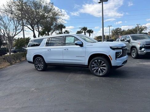 New 2026 Chevrolet Suburban High Country image 18