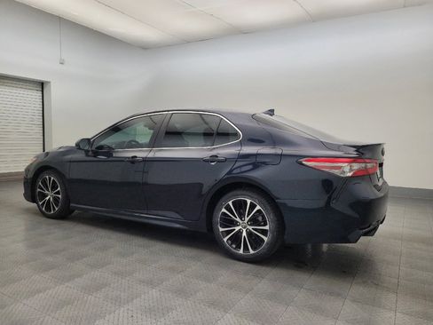 Used 2019 Toyota Camry SE image 3