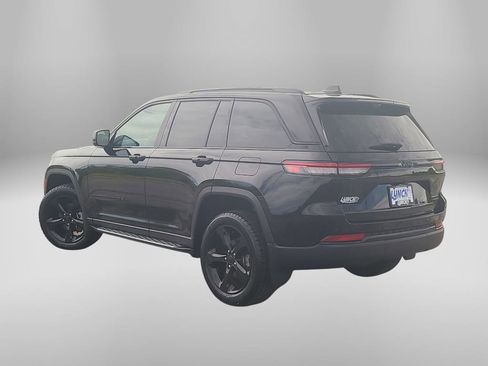 Used 2023 Jeep Grand Cherokee Limited w/ Luxury Tech Group II AWD/4WD image 2