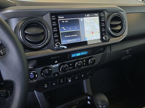 Used 2023 Toyota Tacoma TRD Off-Road w/ Technology Package AWD/4WD image 22