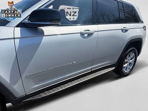 Used 2023 Jeep Grand Cherokee Limited image 31