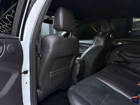 Used 2017 Ford Focus RS image 19