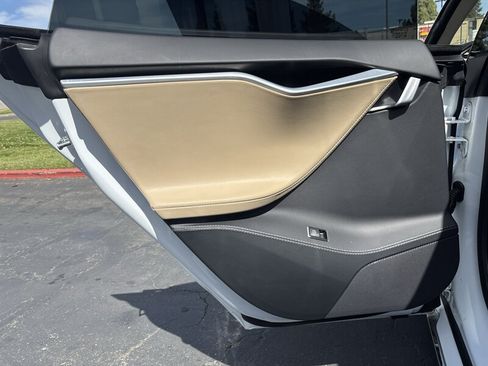 Used 2015 Tesla Model S 70 RWD image 30