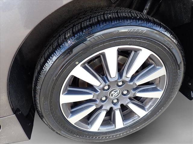 Used 2019 Toyota Sienna XLE Premium AWD/4WD image 4
