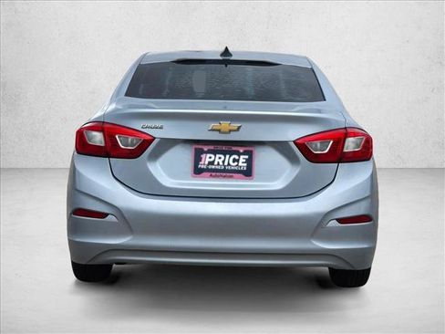 Used 2017 Chevrolet Cruze LS FWD image 6