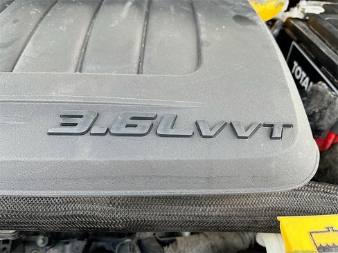 Used 2019 Dodge Grand Caravan SXT image 29