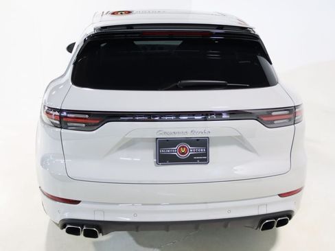 Used 2020 Porsche Cayenne Turbo AWD/4WD image 39