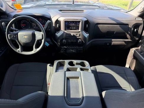 Used 2021 Chevrolet Silverado 2500 Custom w/ Custom Value Package AWD/4WD image 15