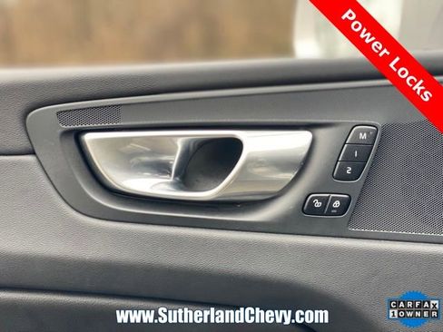 Used 2023 Volvo XC60 T8 Core image 15