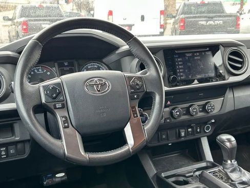 Used 2019 Toyota Tacoma TRD Off-Road image 15