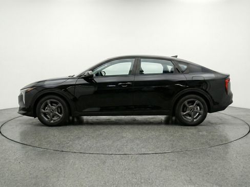 Used 2025 Kia K4 LXS FWD image 5