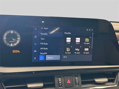 Used 2025 Lexus ES 300h w/ Premium Package image 39