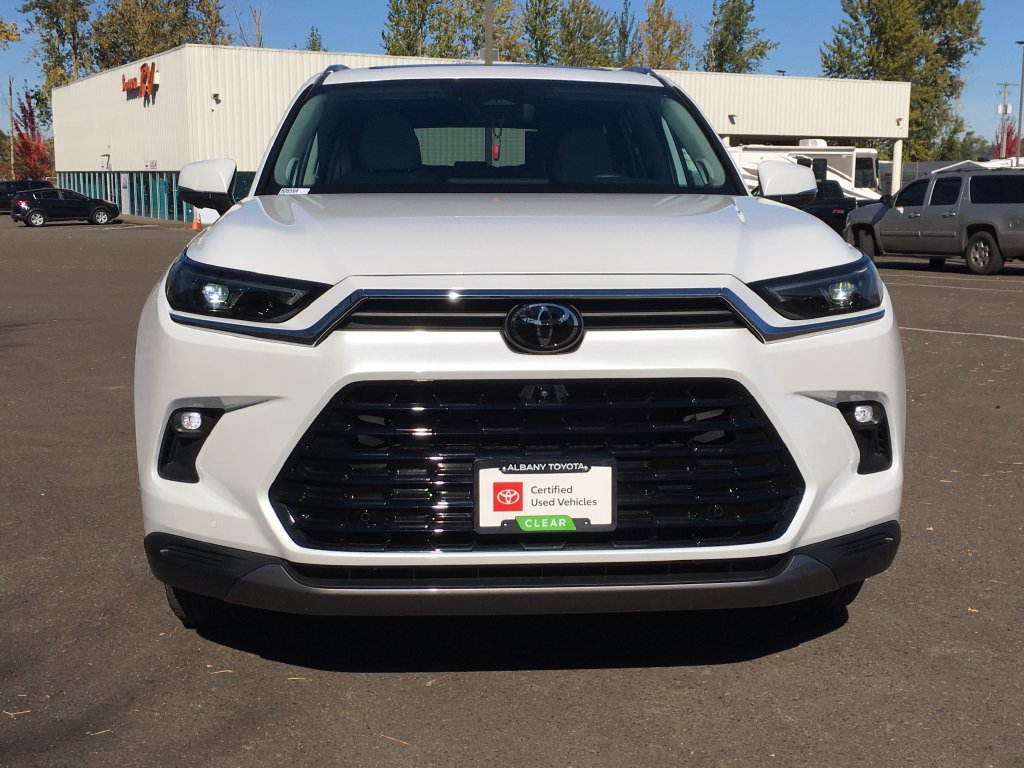 Used 2026 Toyota Grand Highlander AWD image 11