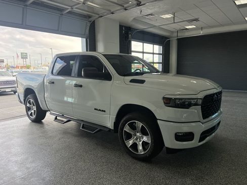 Used 2026 RAM 1500 Express AWD/4WD image 3