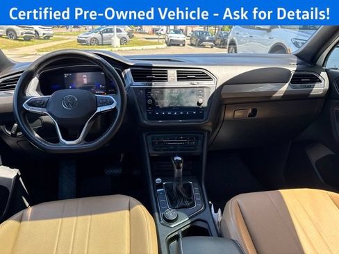 Certified 2023 Volkswagen Tiguan SE w/ Panoramic Sunroof Package AWD/4WD image 4