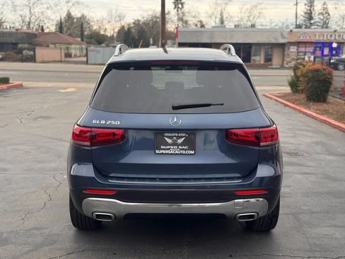 Used 2022 Mercedes-Benz GLB 250 image 5