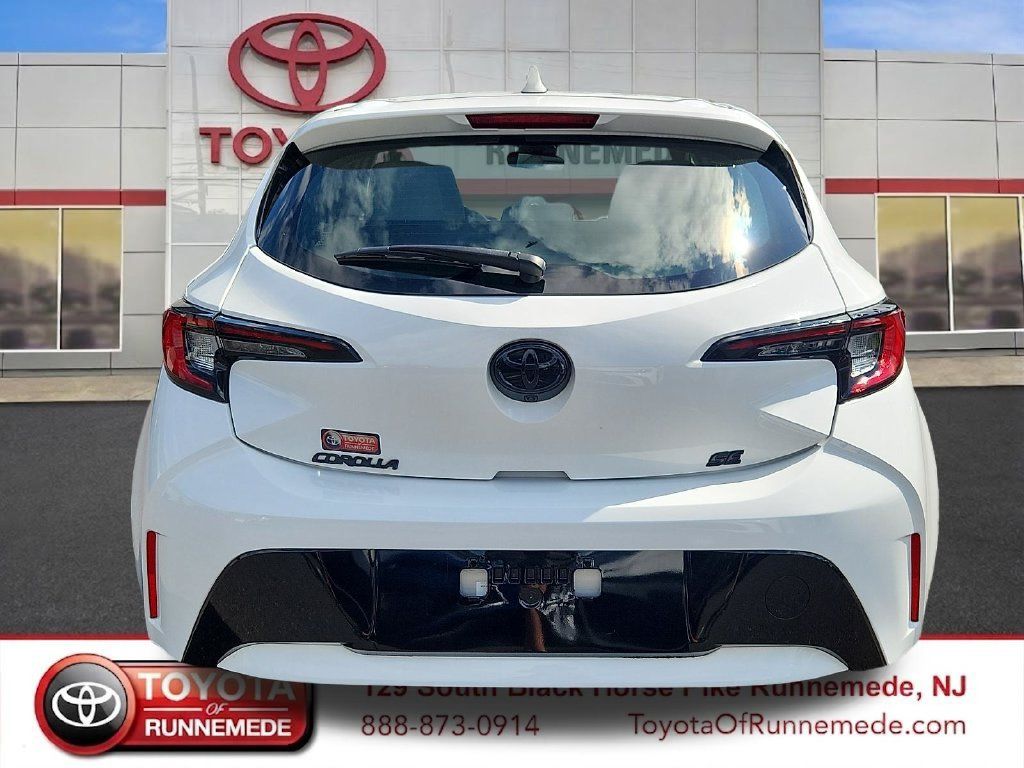 Used 2024 Toyota Corolla SE FWD image 5