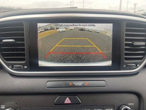 Used 2020 Kia Sportage LX image 14