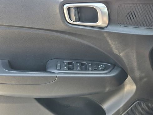 Certified 2023 Hyundai Venue SEL FWD image 30