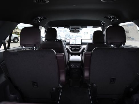 New 2026 Ford Explorer Platinum RWD image 9