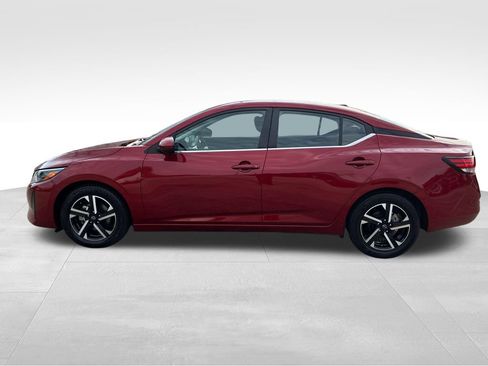 Used 2024 Nissan Sentra SV FWD image 2