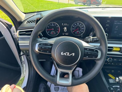 Used 2022 Kia K5 LXS FWD image 23